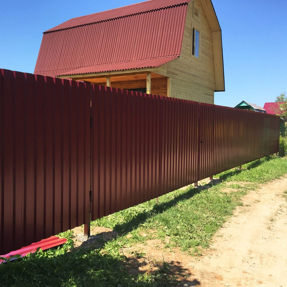 Забор из металлопрофиля в Островце